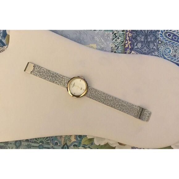 NEW~Akribos XXIV Women's Quartz Diamond Bracelet Watch~Two-Tone - Picture 3 of 6